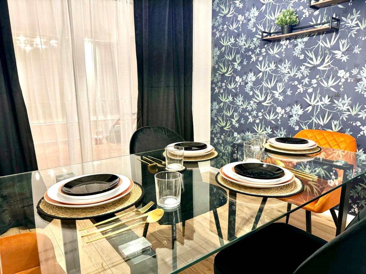 Rnm - Business Professionals Ready, Cost Effective For Large Stays! 3 Bedroom Lounge, Private Access & Entire Place, Kitchen & Washroom With Amenities, Smart Tv, Easy Access, Fast Wifi, Large Driveway, Great Transport Links, Near Worcester Hospital A Ngoại thất bức ảnh