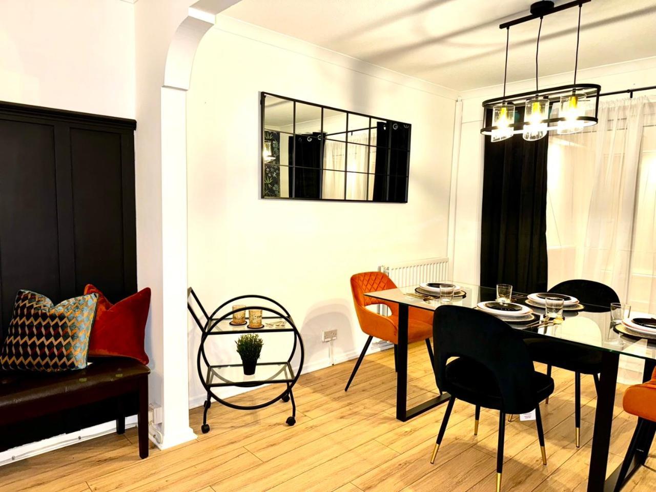 Rnm - Business Professionals Ready, Cost Effective For Large Stays! 3 Bedroom Lounge, Private Access & Entire Place, Kitchen & Washroom With Amenities, Smart Tv, Easy Access, Fast Wifi, Large Driveway, Great Transport Links, Near Worcester Hospital A Ngoại thất bức ảnh