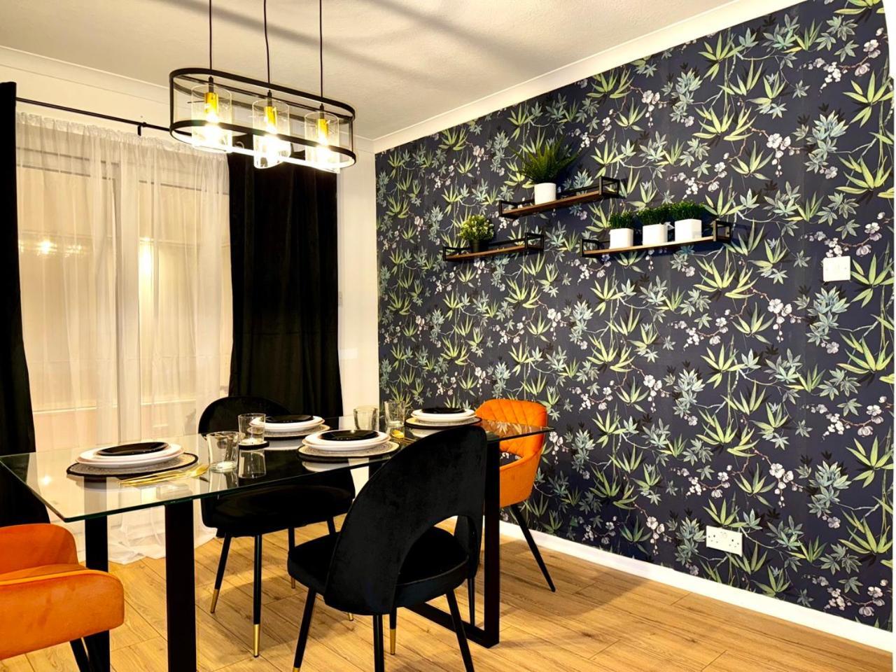 Rnm - Business Professionals Ready, Cost Effective For Large Stays! 3 Bedroom Lounge, Private Access & Entire Place, Kitchen & Washroom With Amenities, Smart Tv, Easy Access, Fast Wifi, Large Driveway, Great Transport Links, Near Worcester Hospital A Ngoại thất bức ảnh