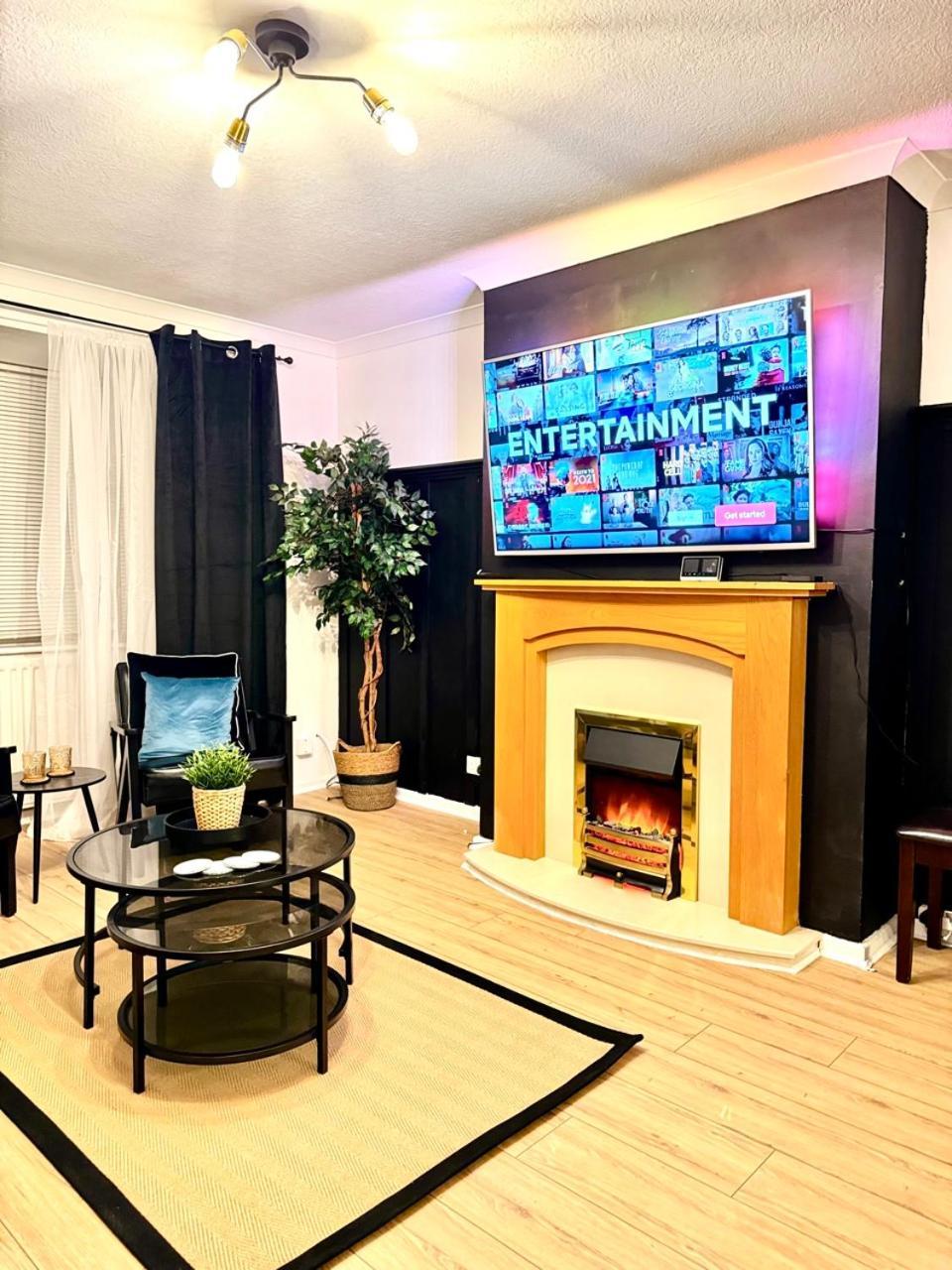 Rnm - Business Professionals Ready, Cost Effective For Large Stays! 3 Bedroom Lounge, Private Access & Entire Place, Kitchen & Washroom With Amenities, Smart Tv, Easy Access, Fast Wifi, Large Driveway, Great Transport Links, Near Worcester Hospital A Ngoại thất bức ảnh