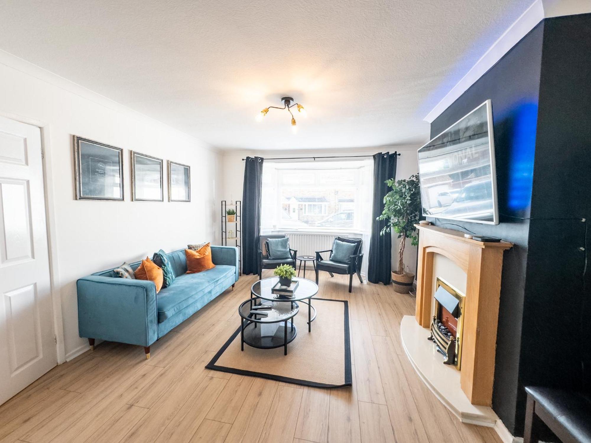 Rnm - Business Professionals Ready, Cost Effective For Large Stays! 3 Bedroom Lounge, Private Access & Entire Place, Kitchen & Washroom With Amenities, Smart Tv, Easy Access, Fast Wifi, Large Driveway, Great Transport Links, Near Worcester Hospital A Ngoại thất bức ảnh