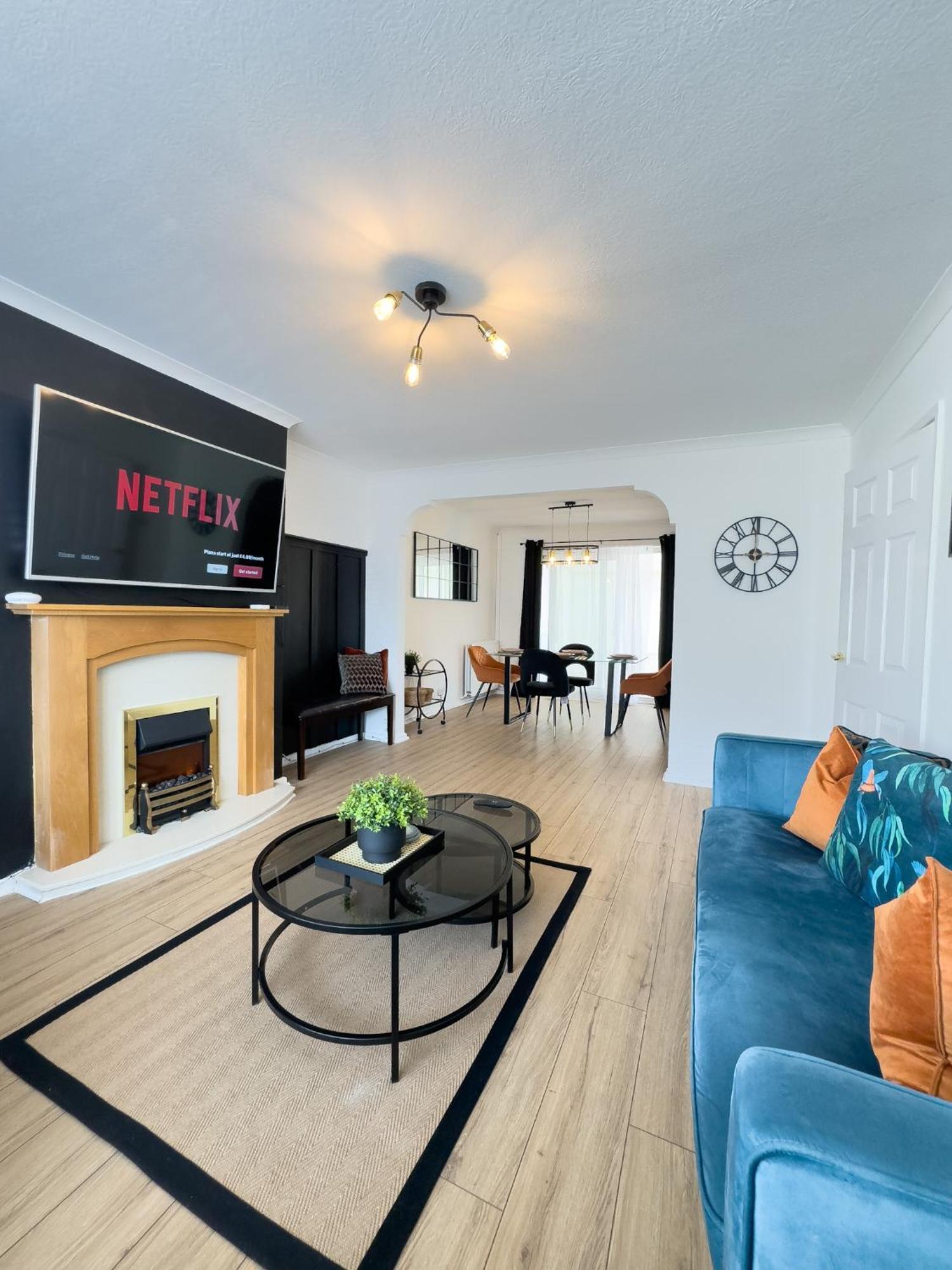 Rnm - Business Professionals Ready, Cost Effective For Large Stays! 3 Bedroom Lounge, Private Access & Entire Place, Kitchen & Washroom With Amenities, Smart Tv, Easy Access, Fast Wifi, Large Driveway, Great Transport Links, Near Worcester Hospital A Ngoại thất bức ảnh