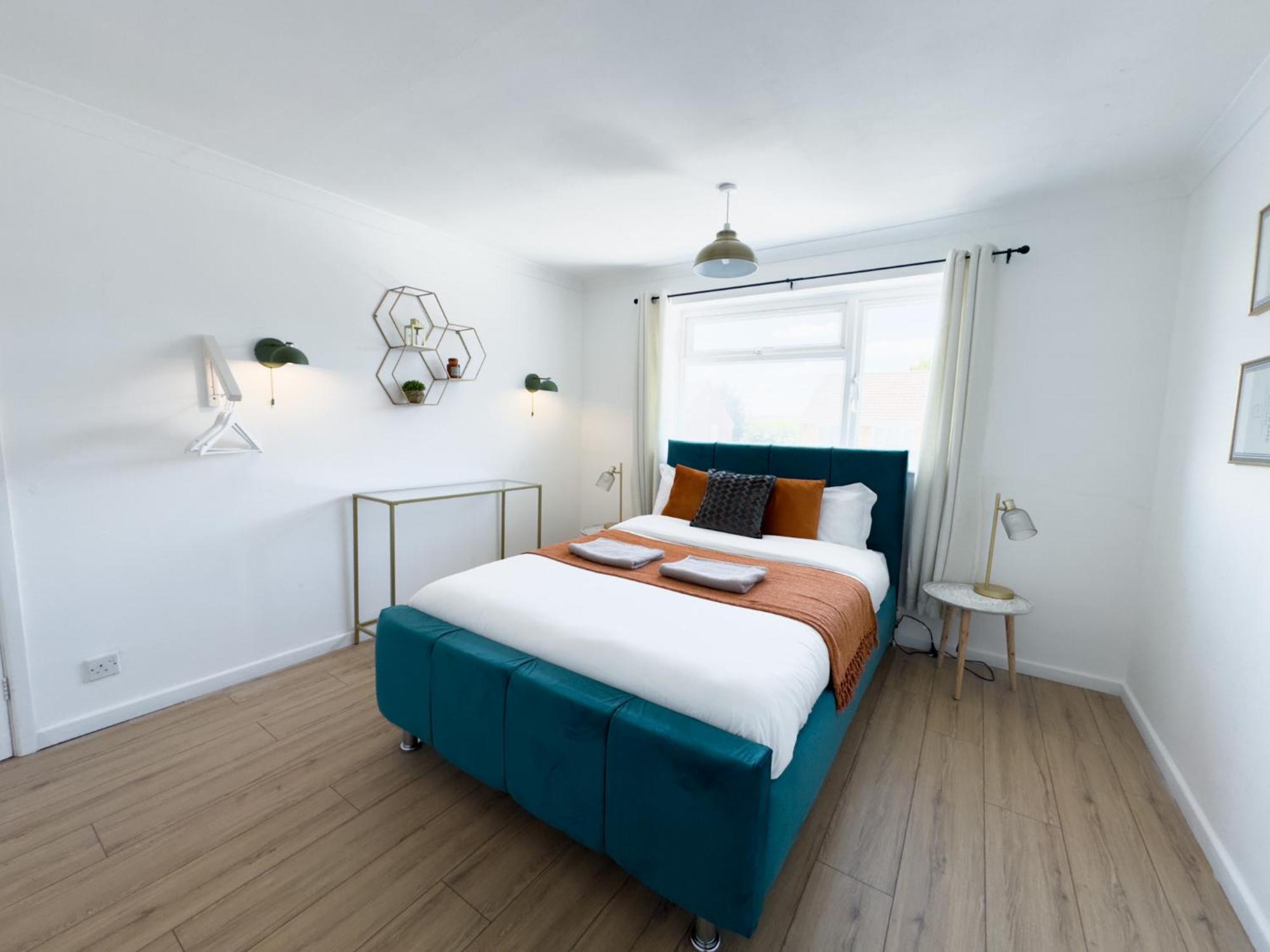 Rnm - Business Professionals Ready, Cost Effective For Large Stays! 3 Bedroom Lounge, Private Access & Entire Place, Kitchen & Washroom With Amenities, Smart Tv, Easy Access, Fast Wifi, Large Driveway, Great Transport Links, Near Worcester Hospital A Ngoại thất bức ảnh
